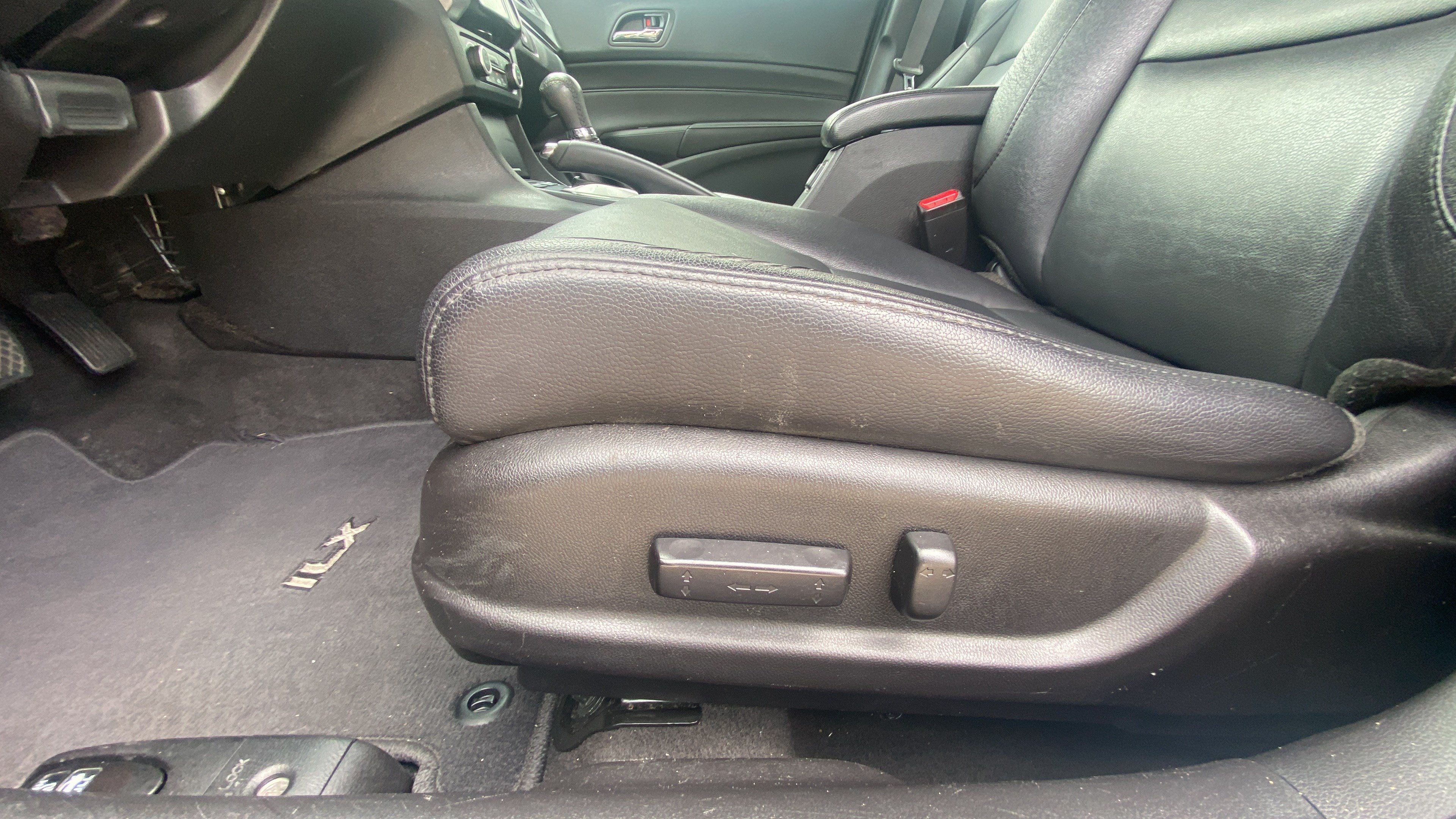 Used 2017 Acura ILX FWD image 14