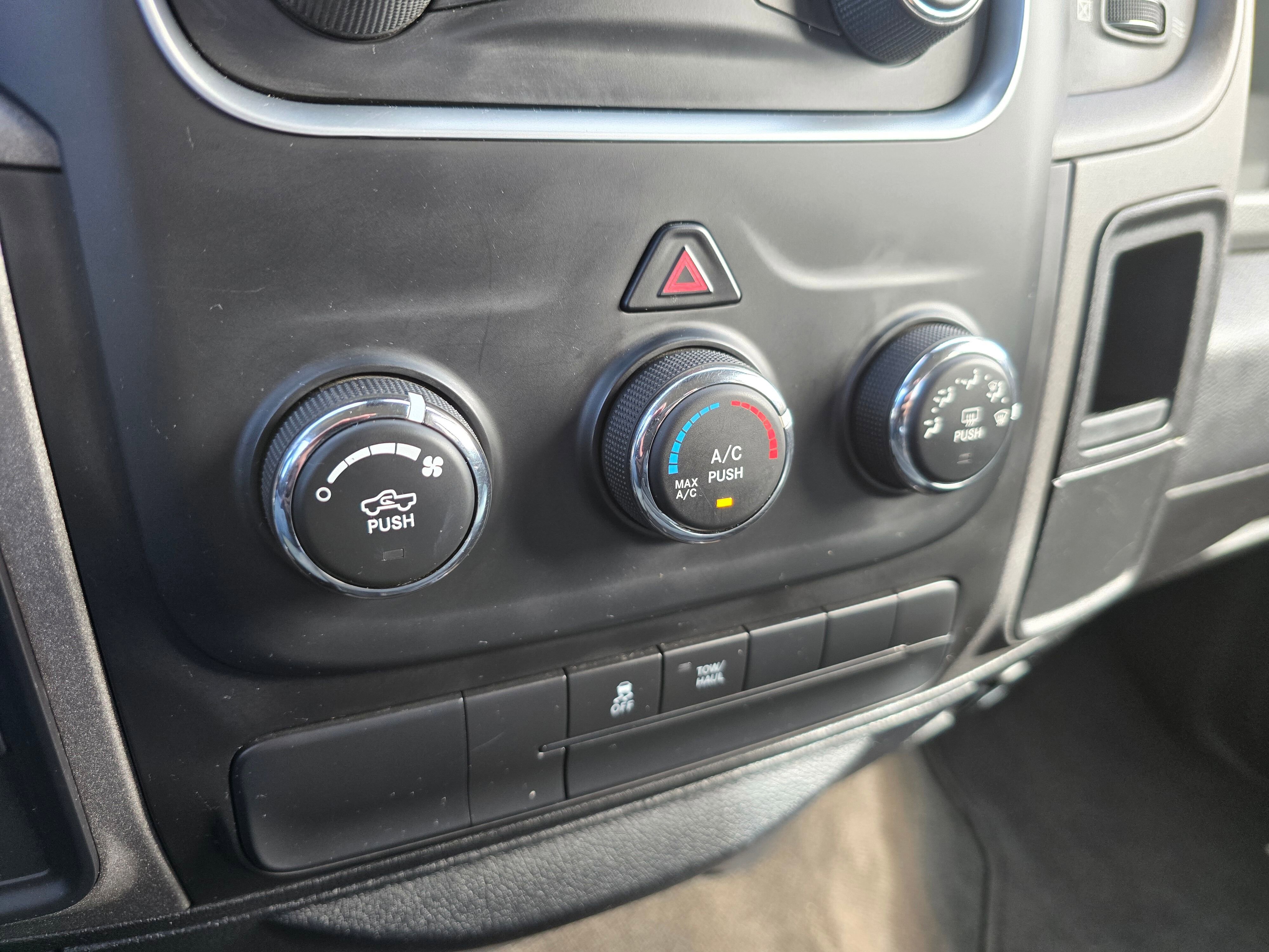 Used 2013 RAM 1500 ST w/ SXT Appearance Group AWD/4WD image 19
