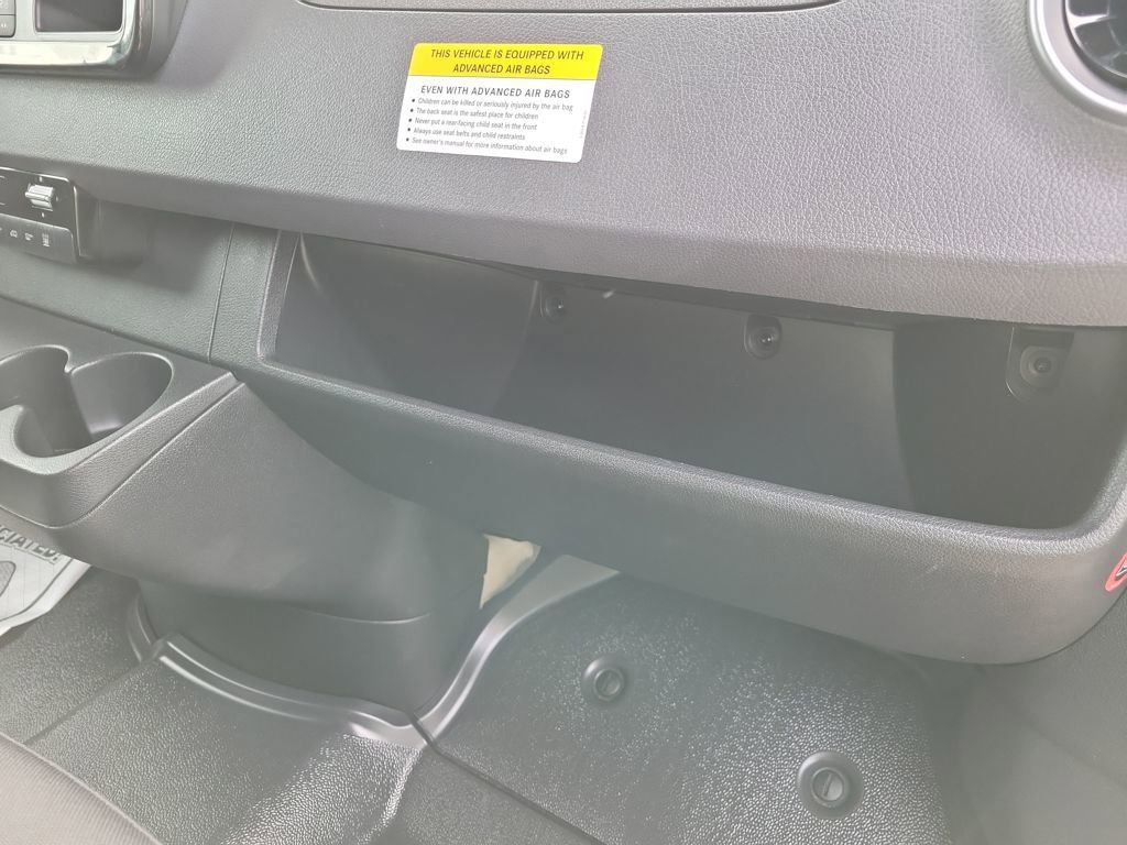Used 2025 Mercedes-Benz Sprinter 2500 image 25
