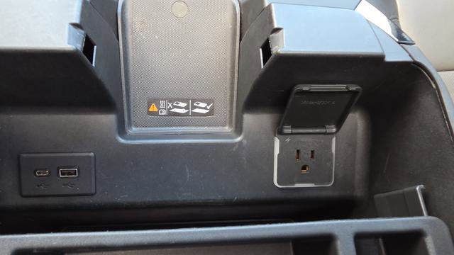 Used 2023 Chevrolet Silverado 1500 ZR2 w/ Technology Package image 37