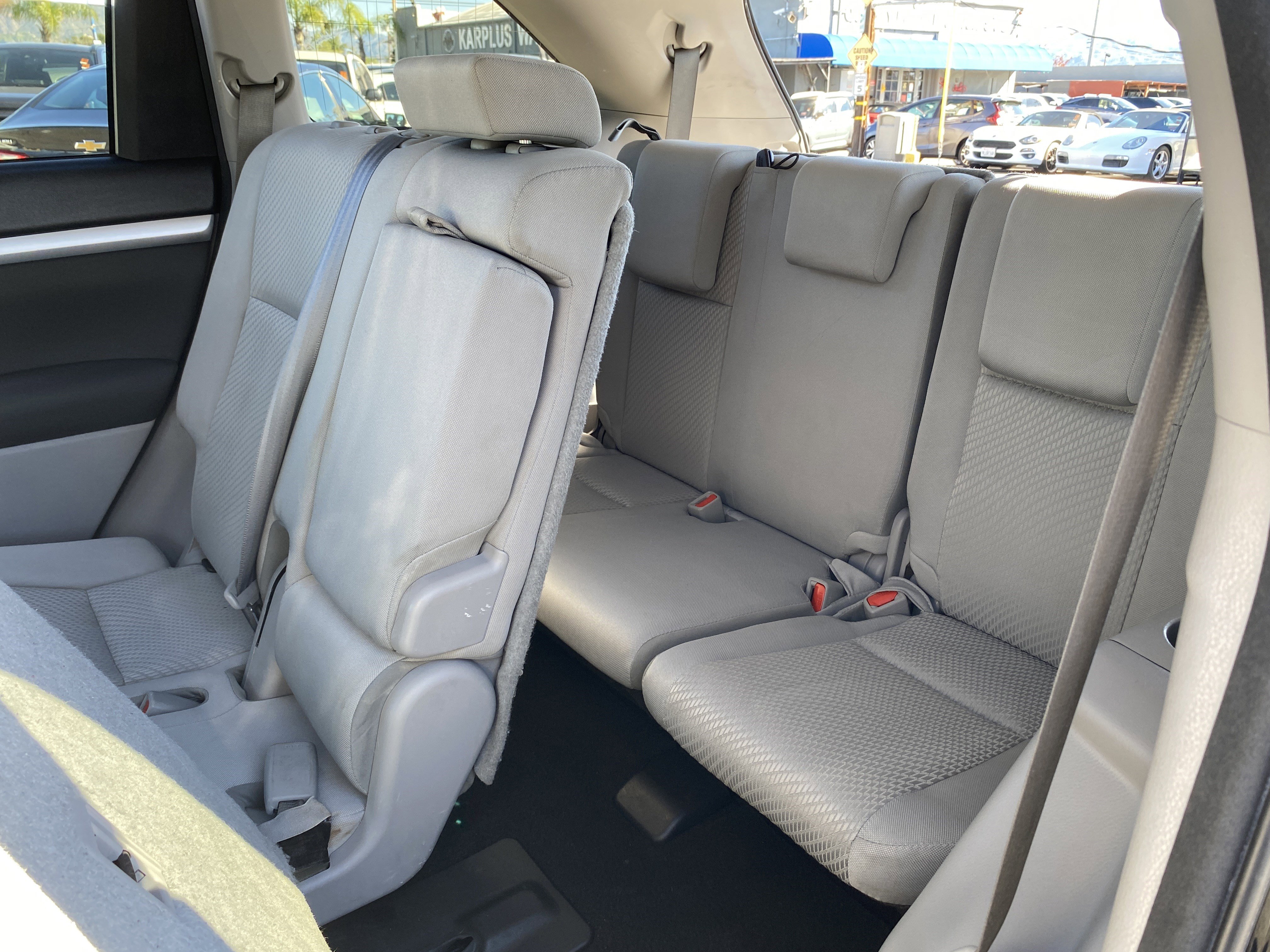 Used 2018 Toyota Highlander LE w/ Carpet Mat Package (TMS) image 18
