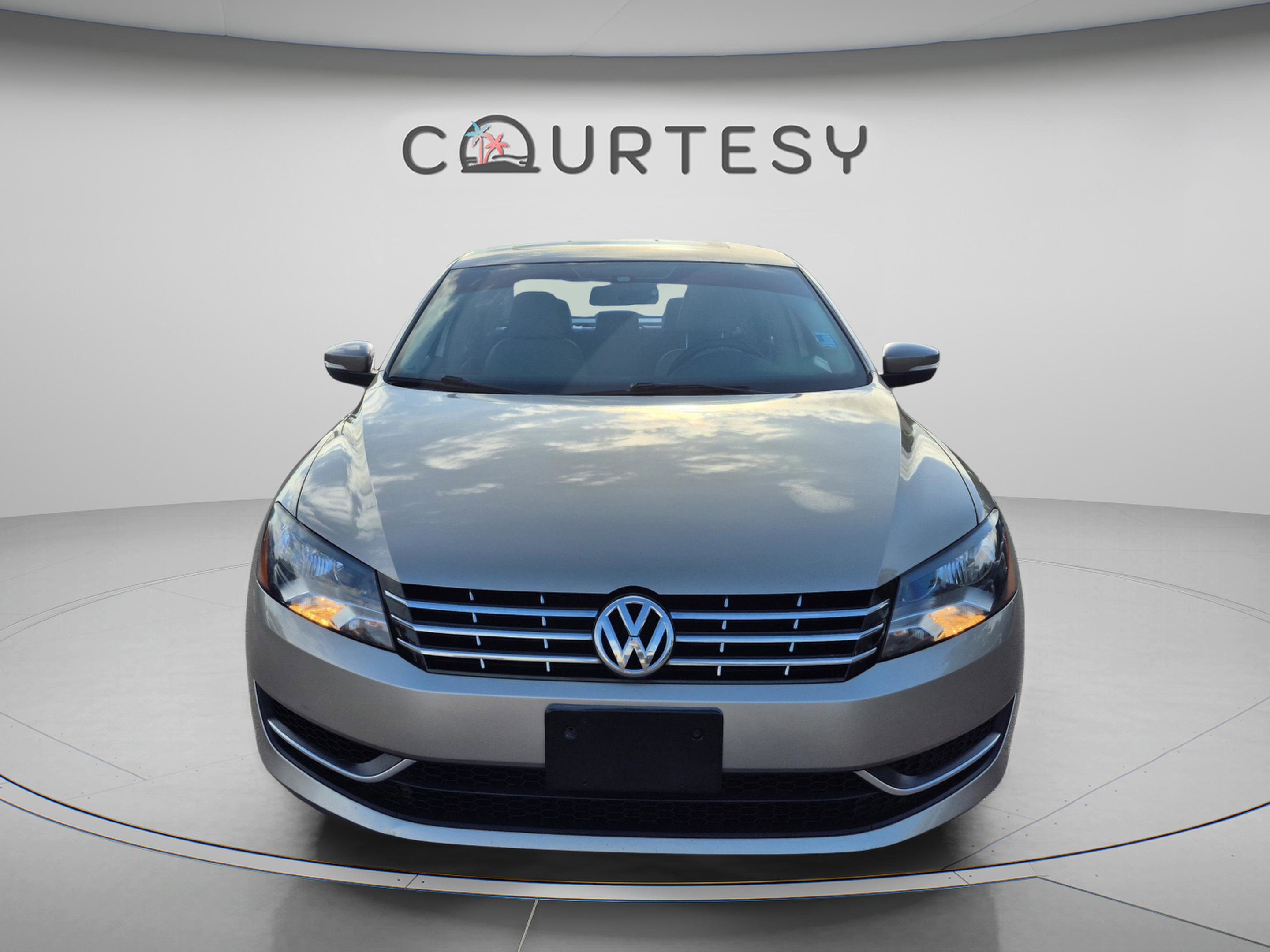 Used 2015 Volkswagen Passat TDI SE FWD image 10