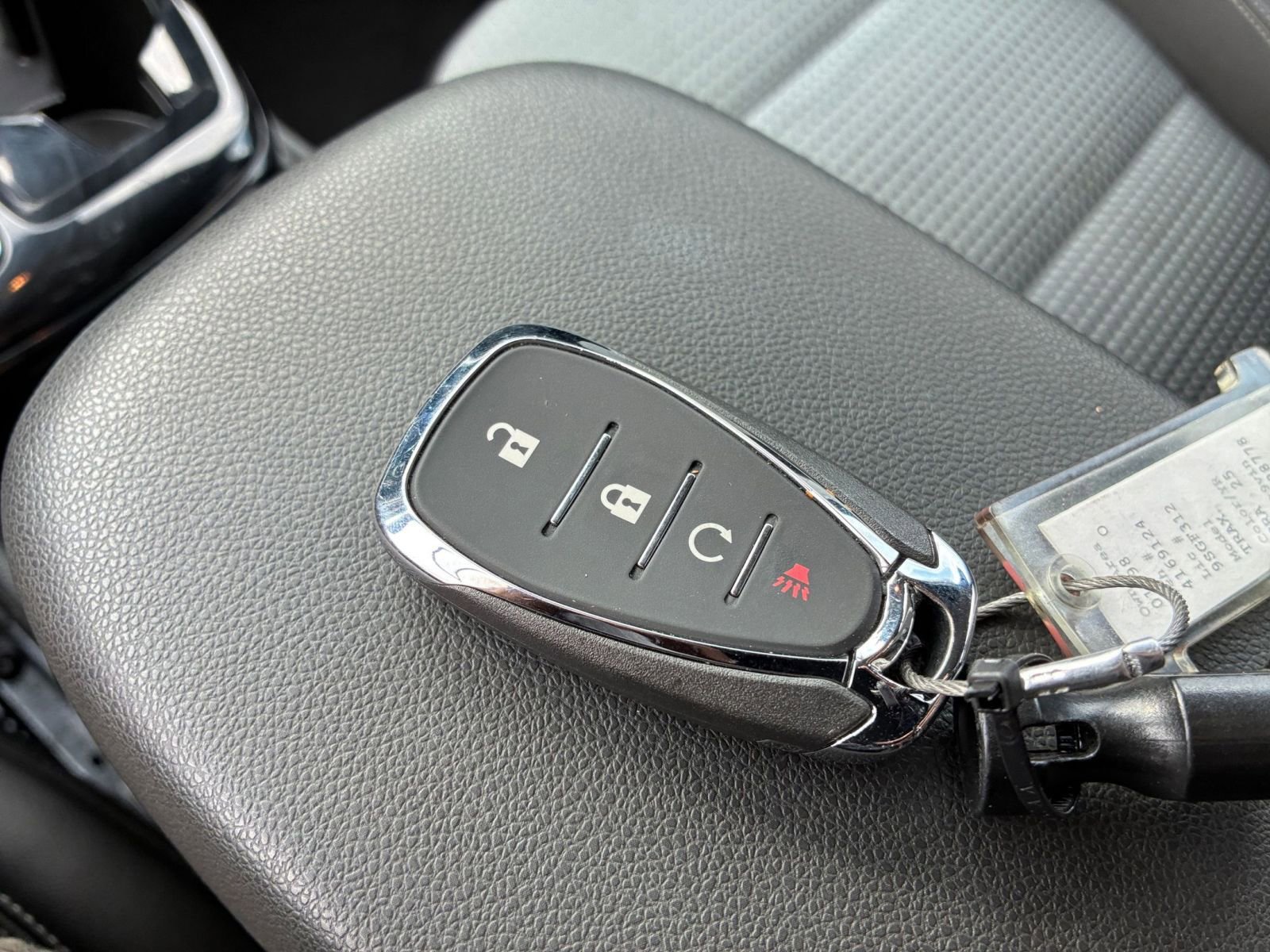 Used 2025 Chevrolet Trax LT FWD image 23