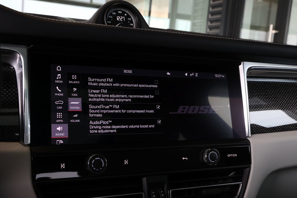 Certified 2025 Porsche Macan GTS AWD/4WD image 68