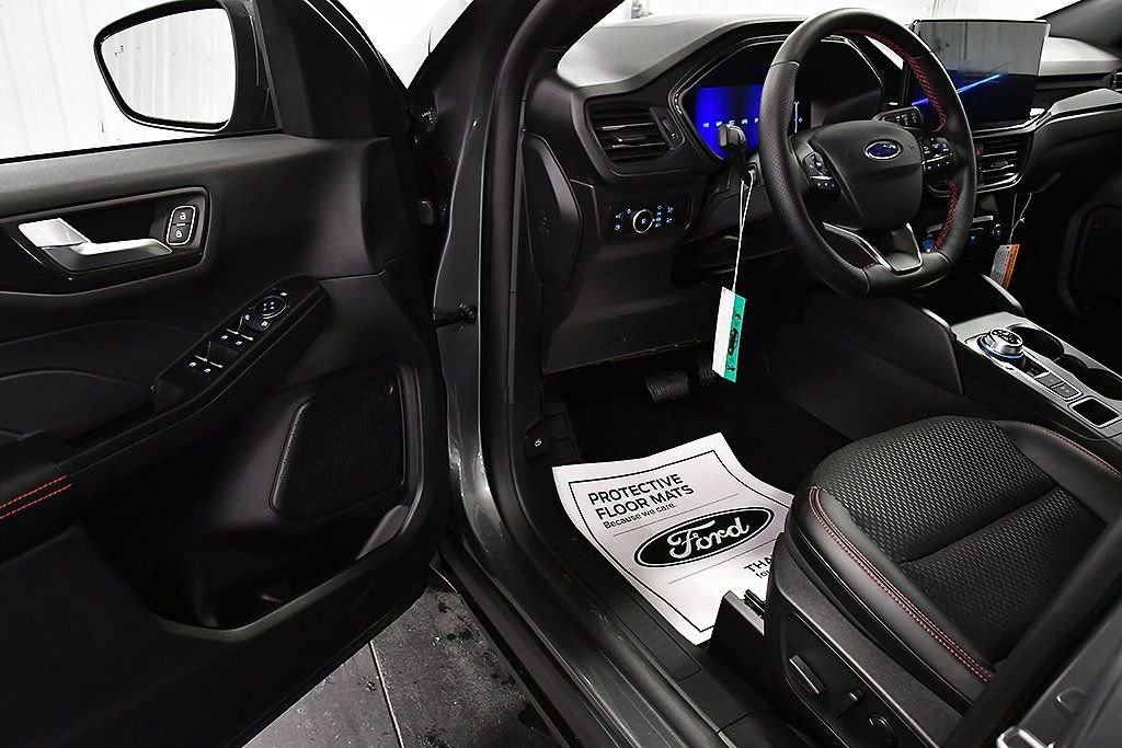 New 2025 Ford Escape ST-Line Elite w/ Tech Pack #1 image 16
