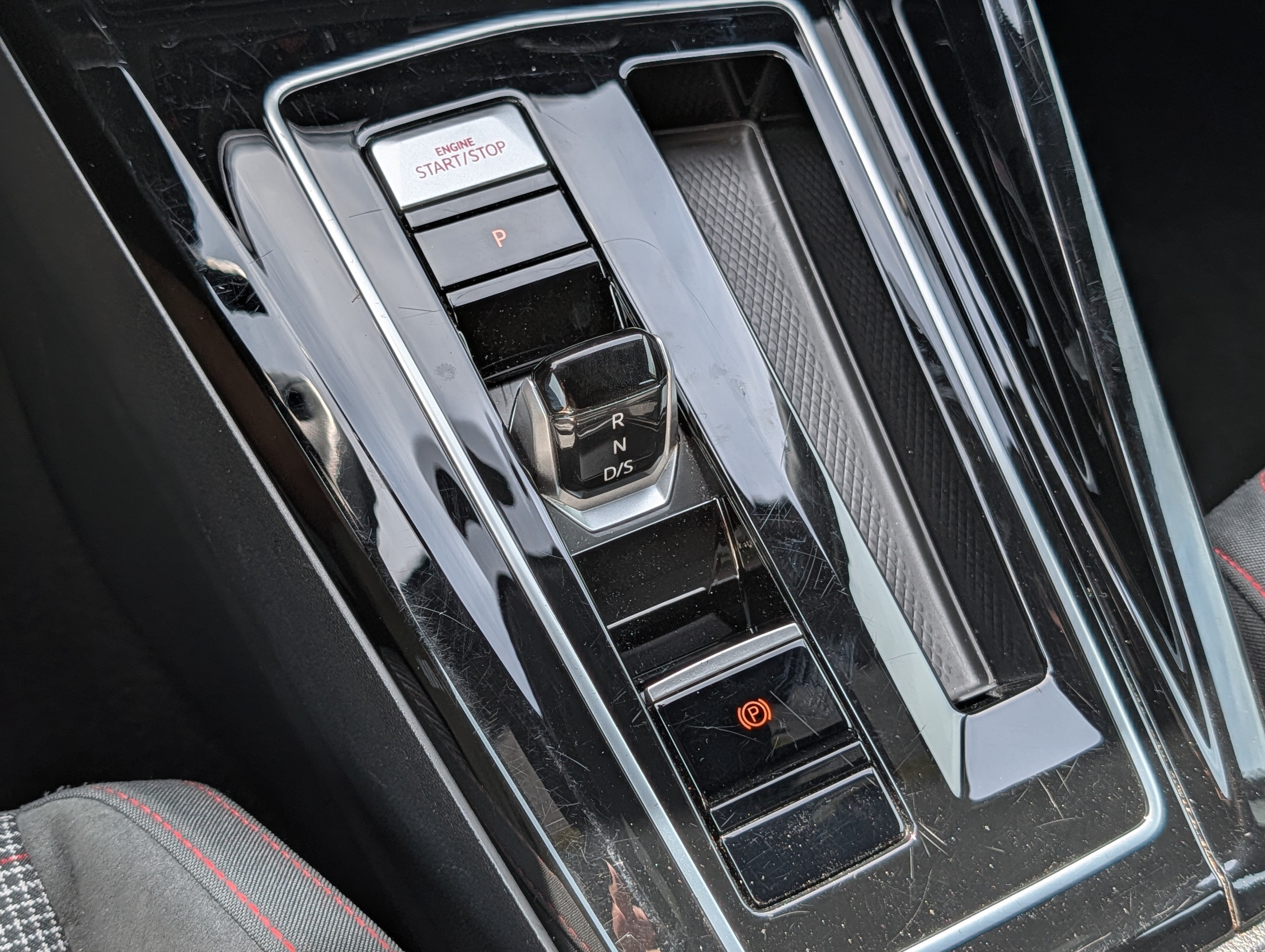 Certified 2024 Volkswagen GTI S FWD image 24
