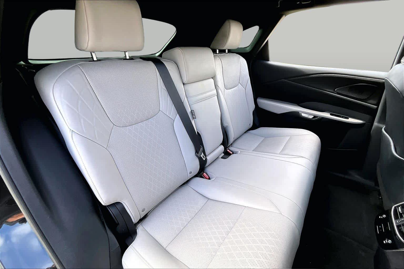 Used 2024 Lexus RX 350 Premium Plus w/ Convenience Package FWD image 17