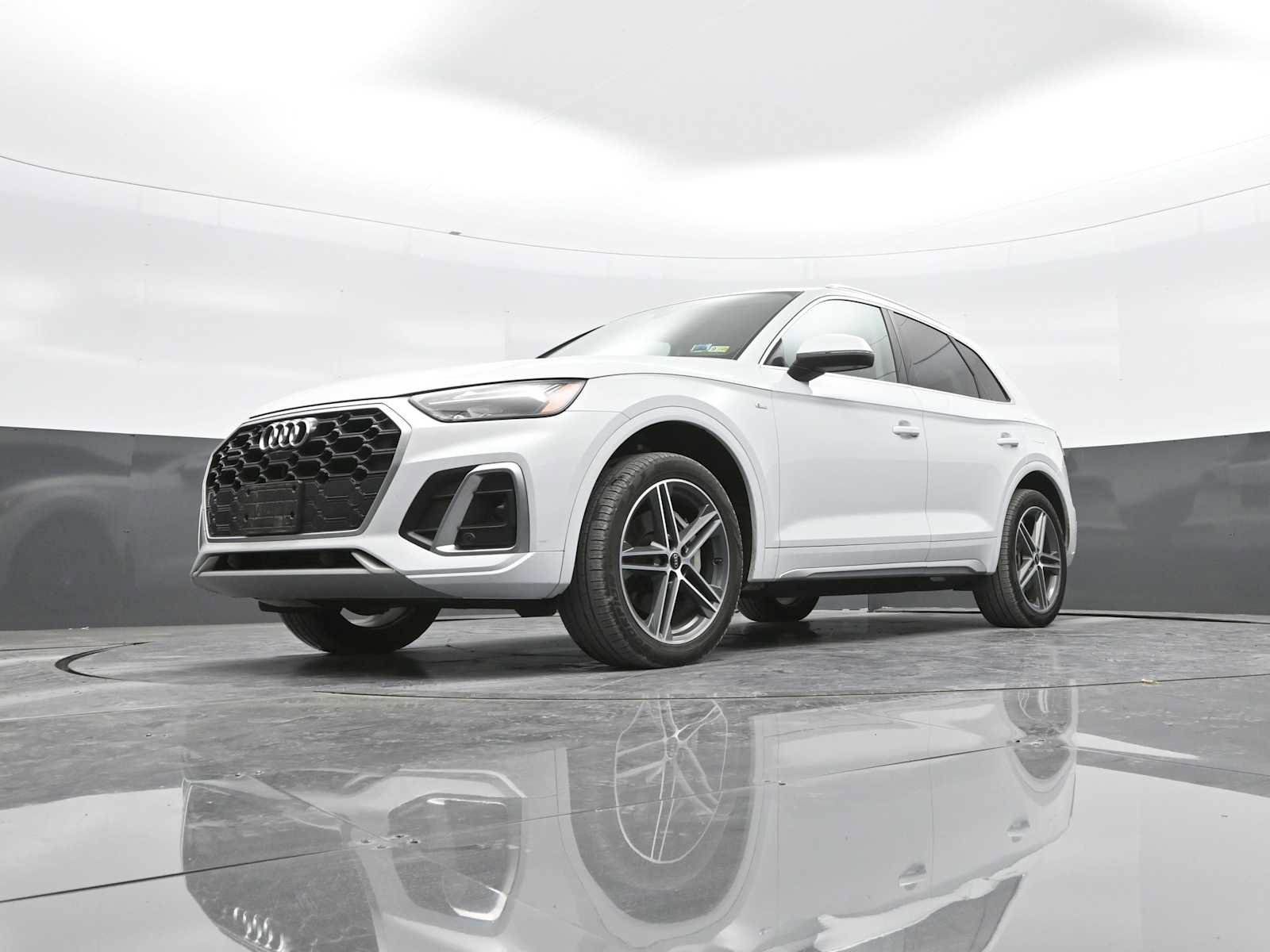 Used 2021 Audi Q5 e Premium Plus AWD/4WD image 35