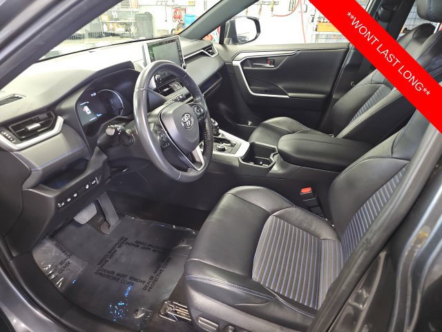 Used 2022 Toyota RAV4 XSE w/ XSE Grade Weather Package AWD/4WD image 15