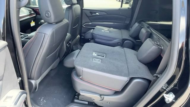 New 2026 Chevrolet Traverse RS w/ LPO, Floor Liner Package FWD image 13