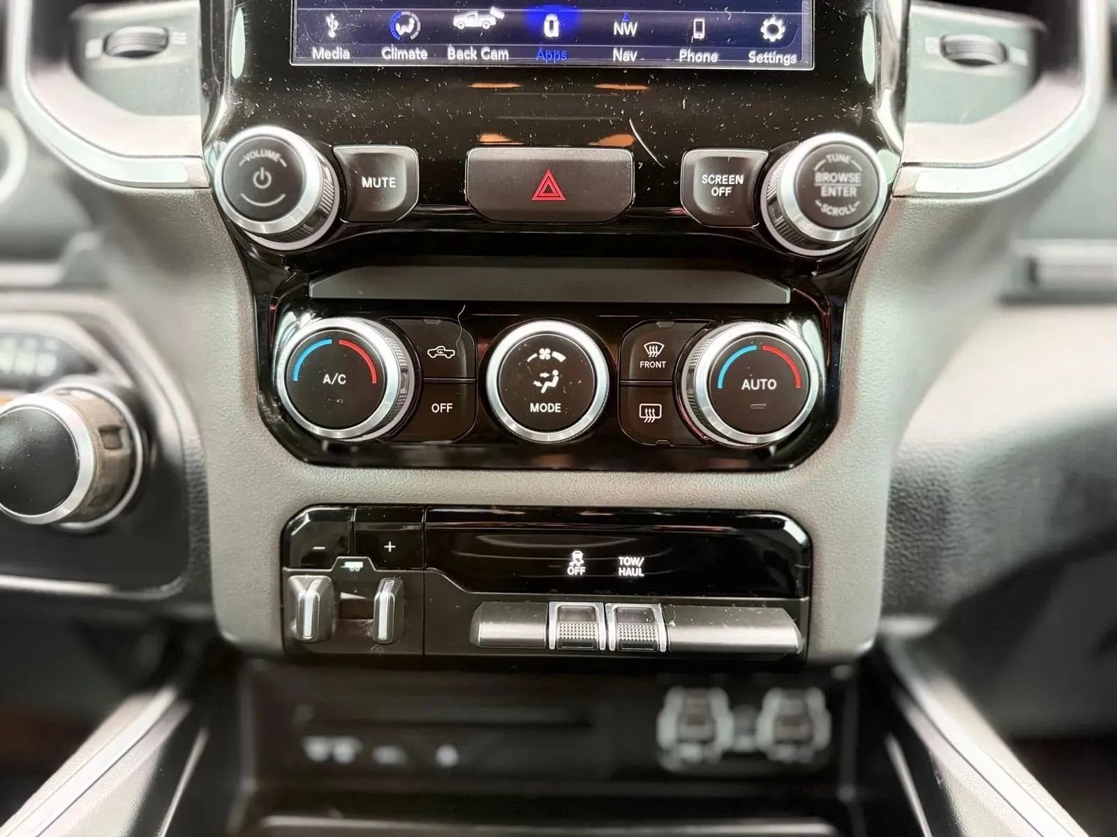 Used 2019 RAM 1500 Big Horn AWD/4WD image 20