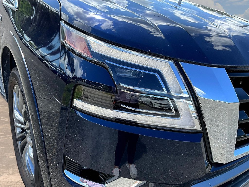 Used 2022 Nissan Armada Platinum w/ Captain's Chairs Package RWD image 32