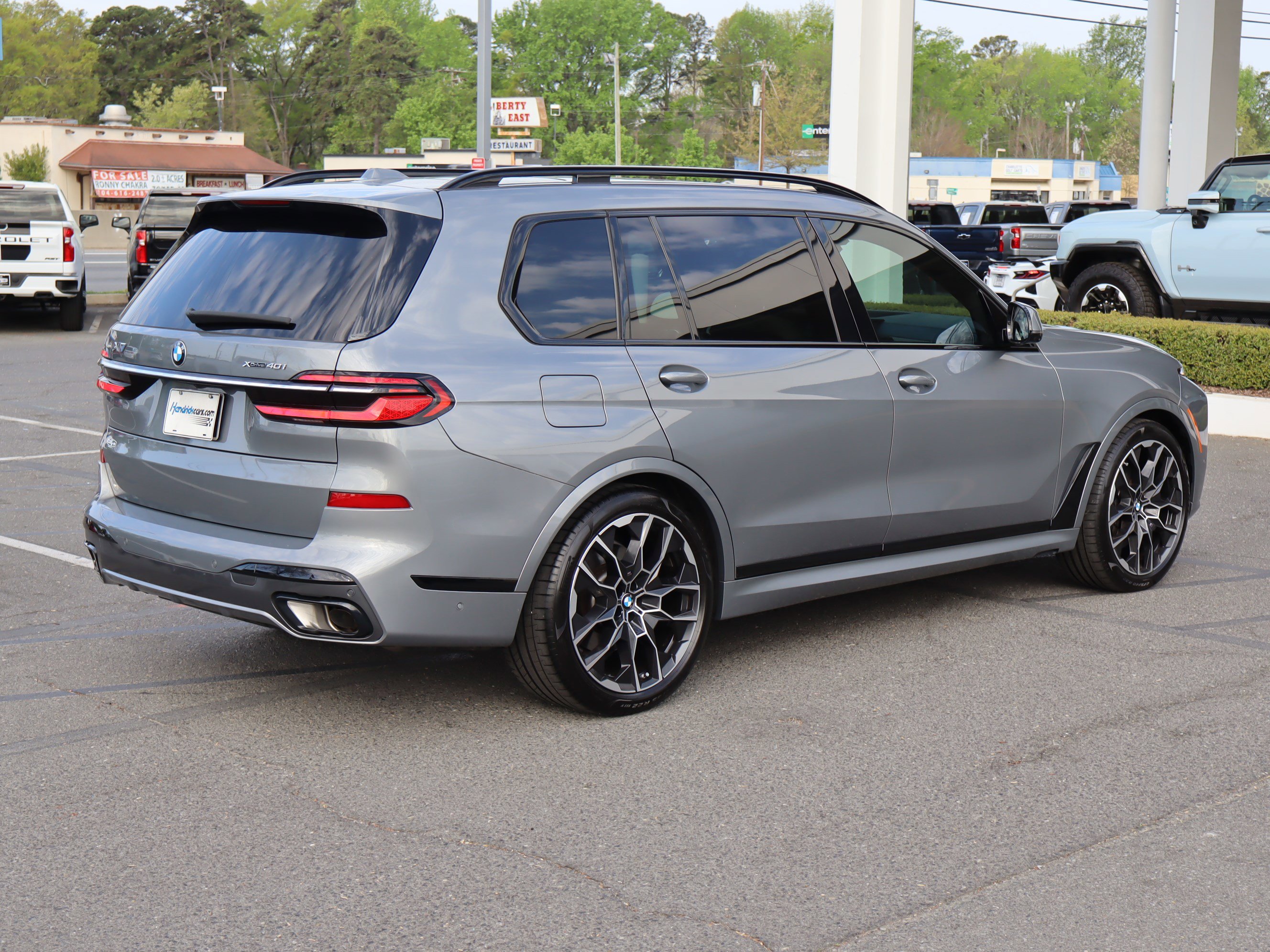 Used 2023 BMW X7 xDrive40i w/ M Sport Package image 10