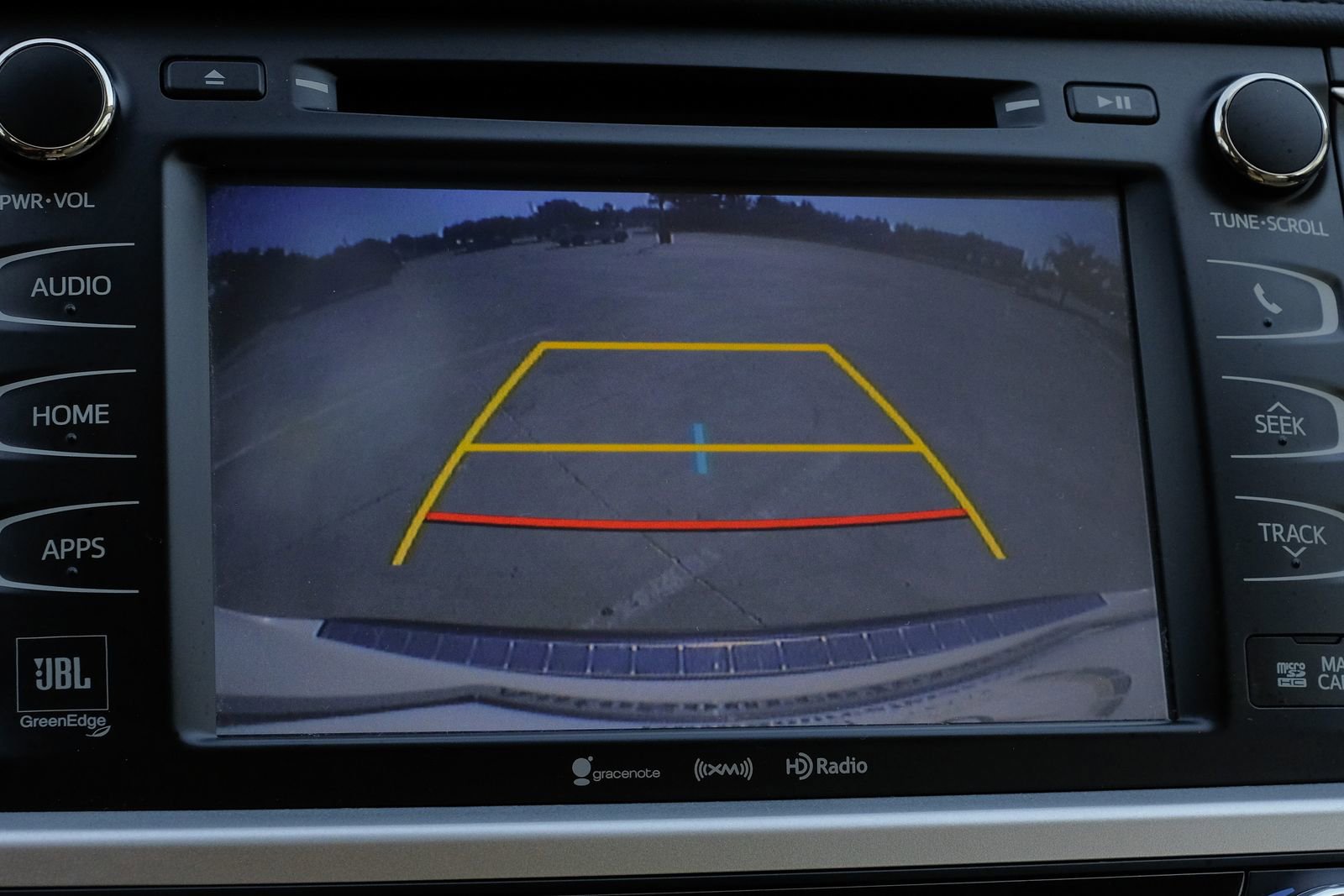 Used 2019 Toyota Highlander Limited FWD image 25