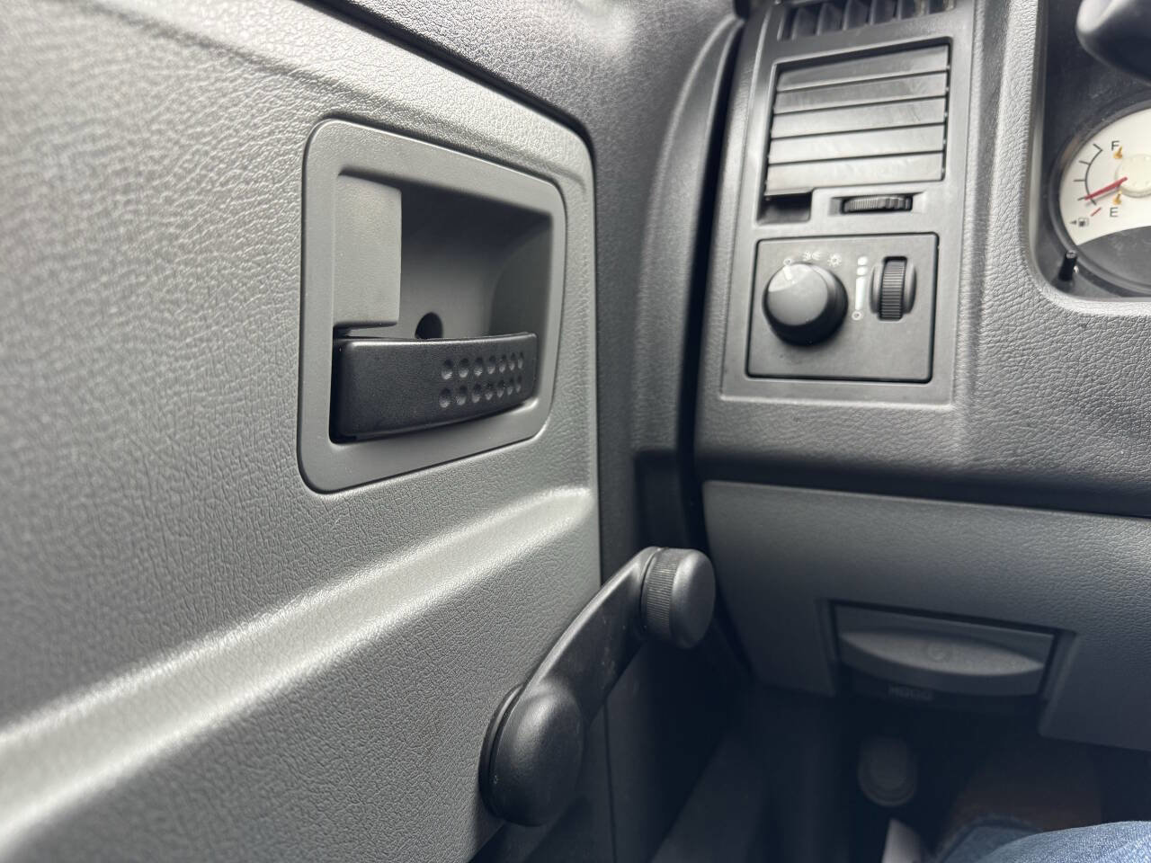 Used 2009 Dodge Dakota ST image 34