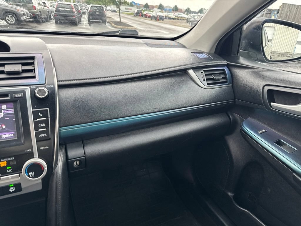 Used 2014 Toyota Camry SE w/ Moonroof Package FWD image 25