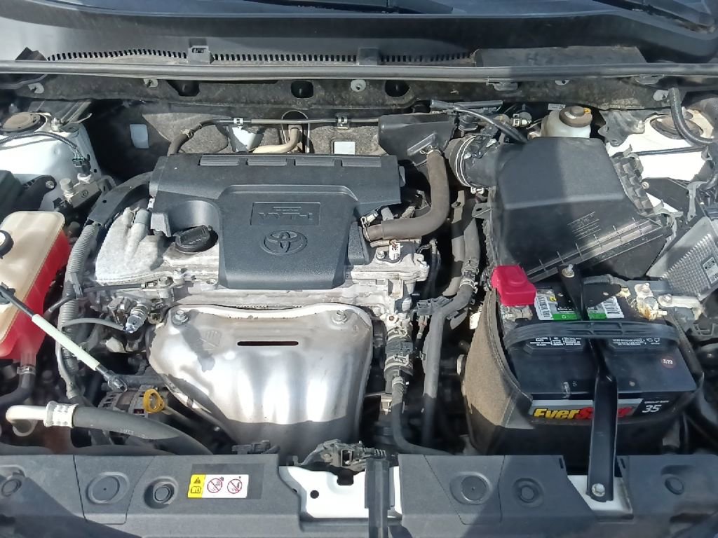 Used 2018 Toyota RAV4 LE FWD image 32