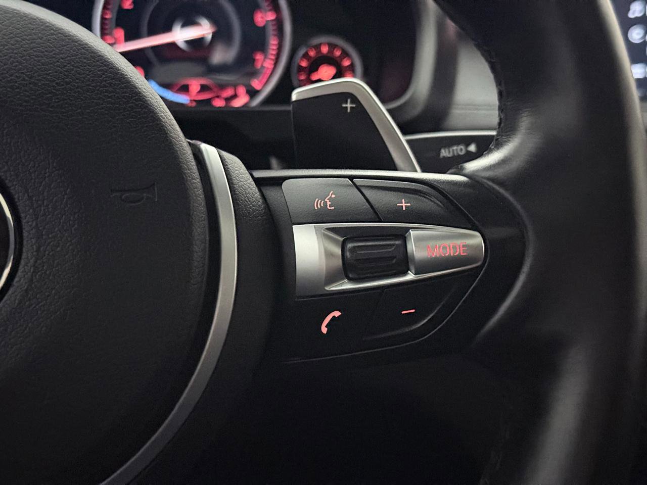 Used 2019 BMW X6 xDrive50i w/ M Sport Package image 40