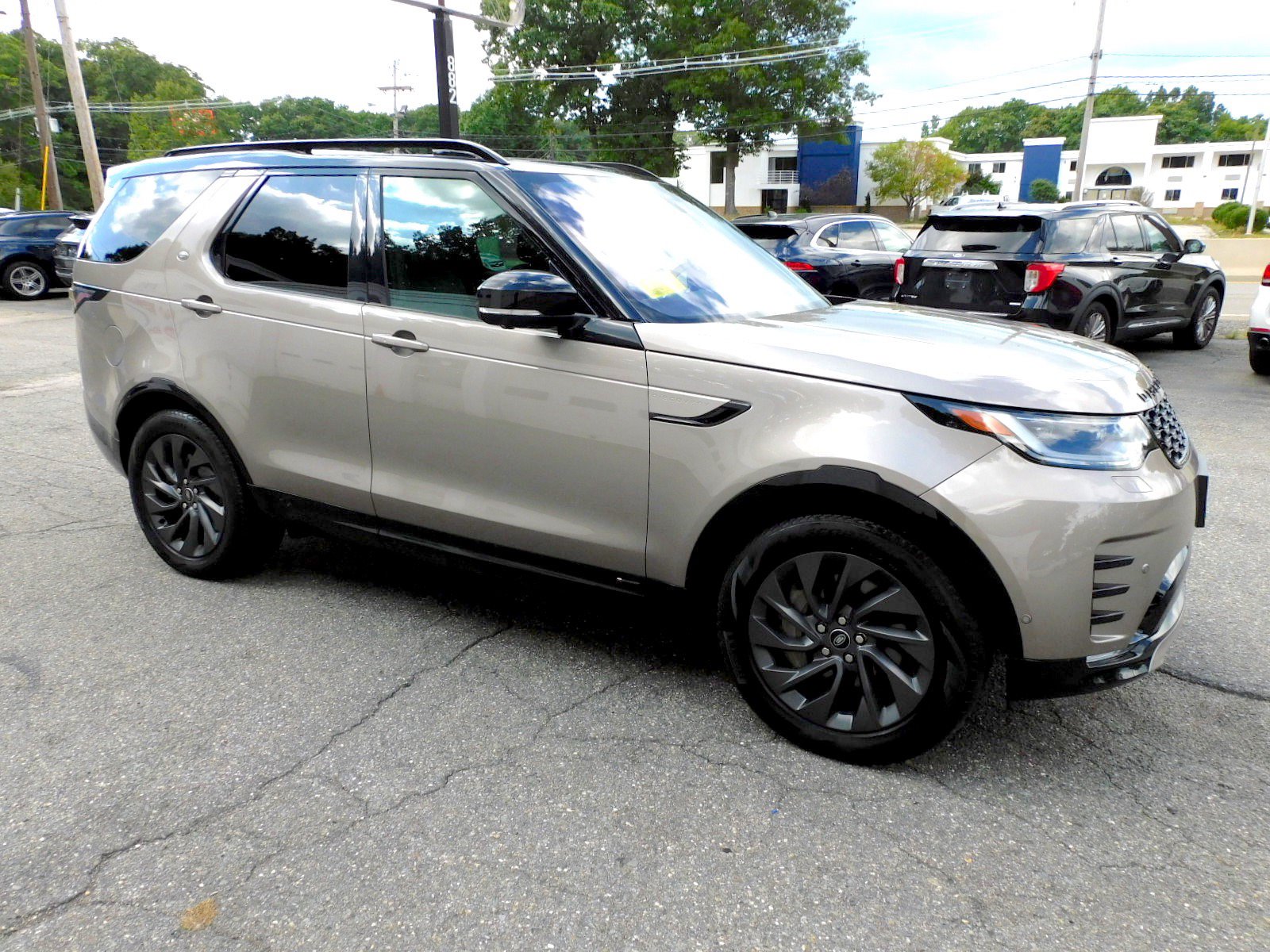 Used 2022 Land Rover Discovery S R-Dynamic AWD/4WD image 7
