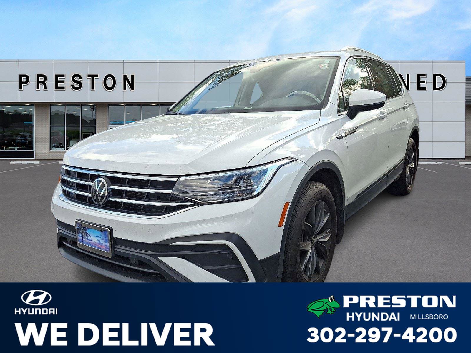 Used 2022 Volkswagen Tiguan SE w/ Panoramic Sunroof Package