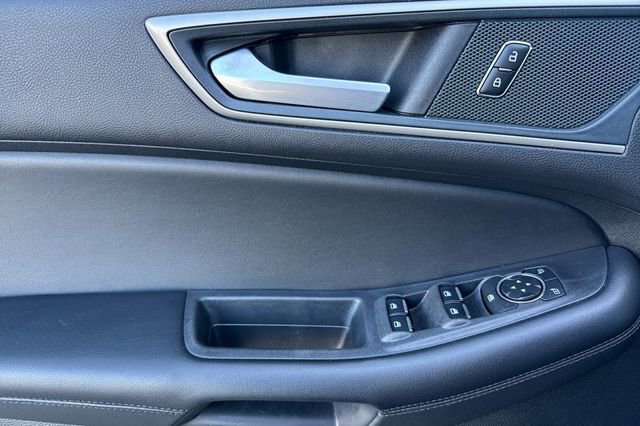 Used 2024 Ford Edge SEL image 11