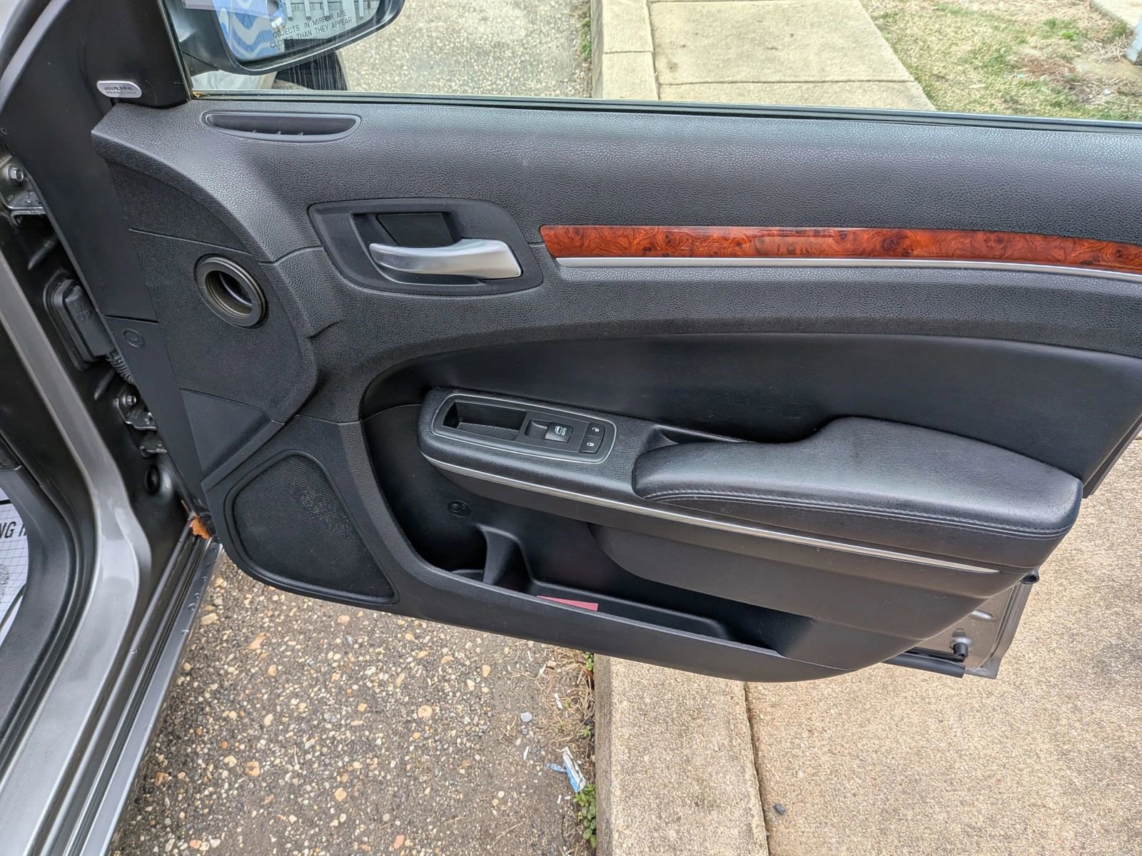 Used 2012 Chrysler 300 Limited image 31