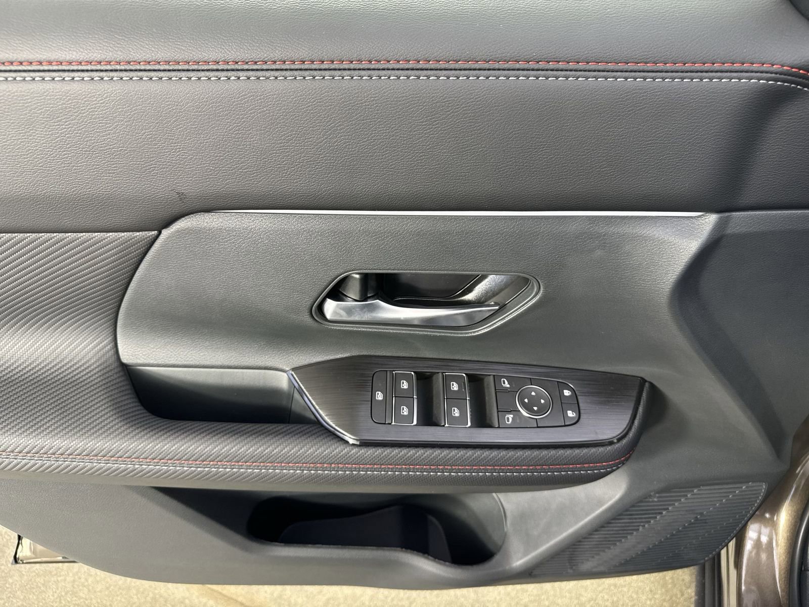 New 2026 Nissan Kicks SR w/ Cold Weather Package image 19