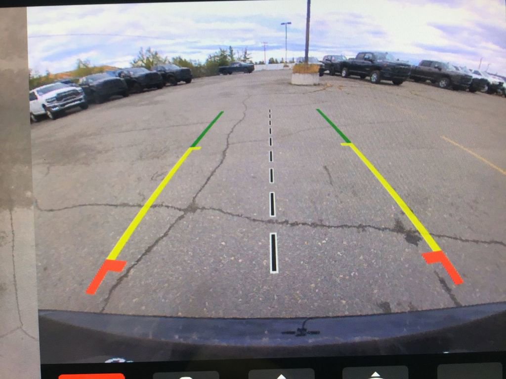 New 2026 Chrysler Pacifica Select image 16