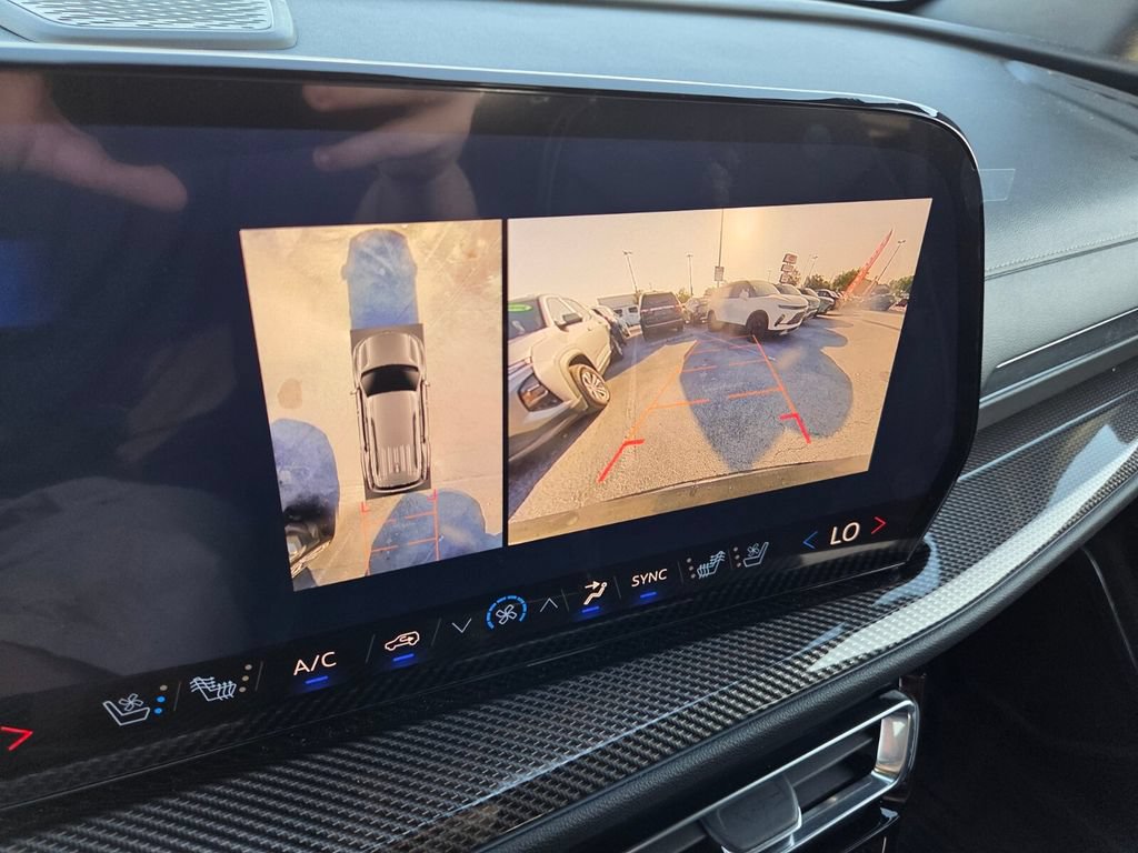 Used 2026 Chevrolet Traverse High Country w/ LPO, Floor Liner Package FWD image 36