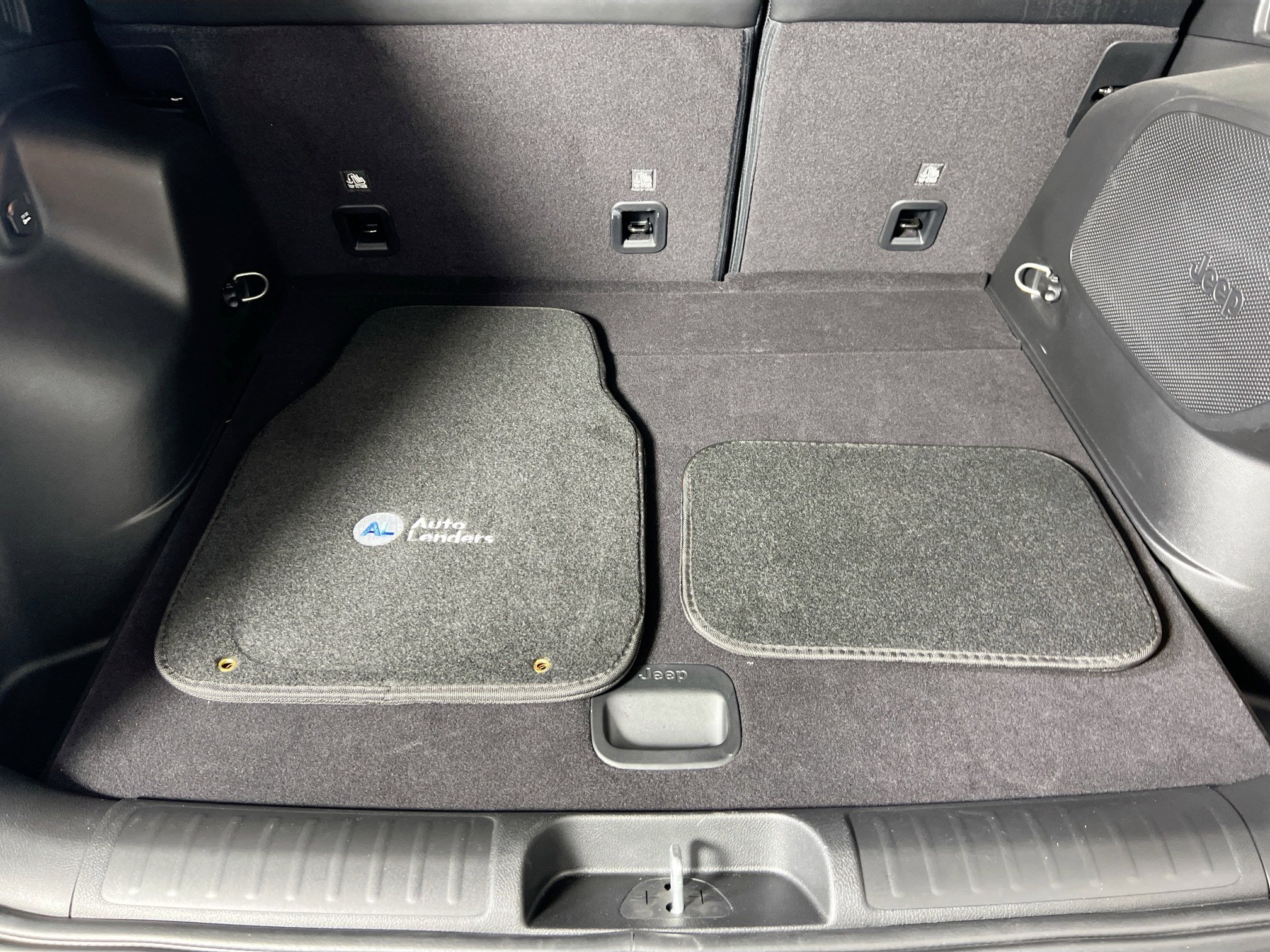 Used 2022 Jeep Cherokee Limited w/ Mopar Interior Package image 25