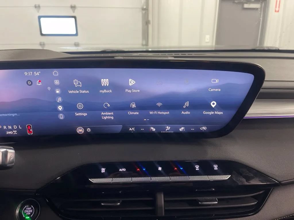 Used 2025 Buick Enclave Preferred AWD/4WD image 27