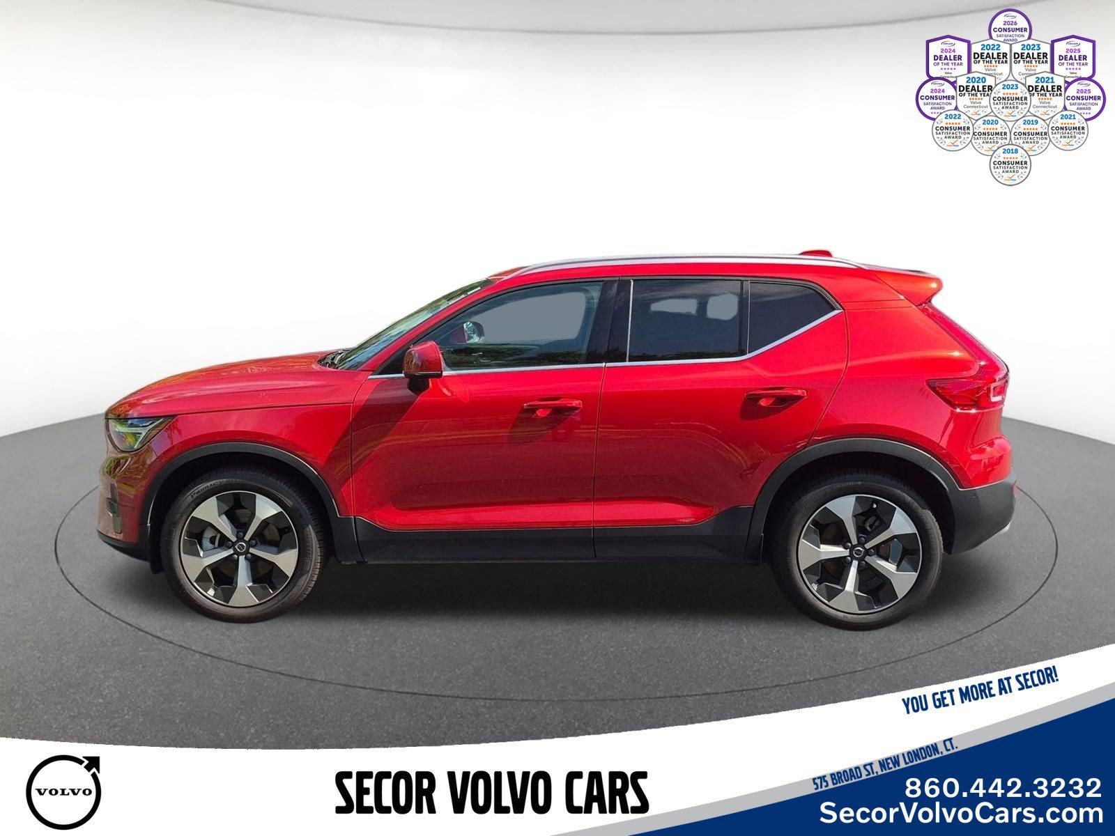 Used 2024 Volvo XC40 B5 Plus w/ Protection Package Premier AWD/4WD image 10
