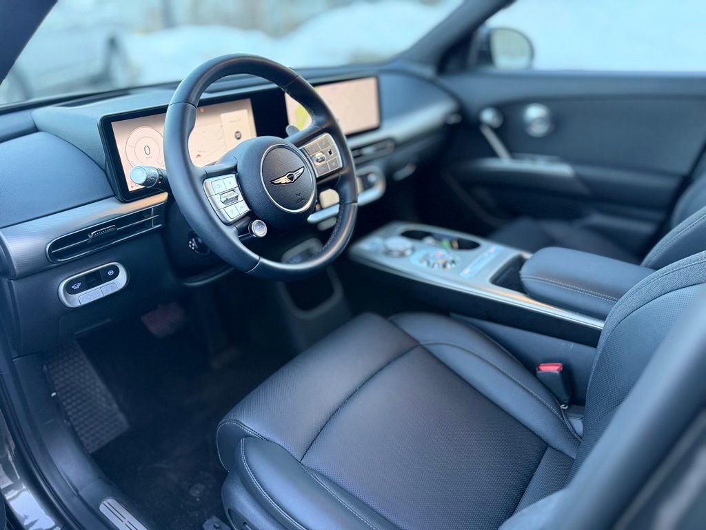 Used 2025 Genesis GV60 Advanced image 13