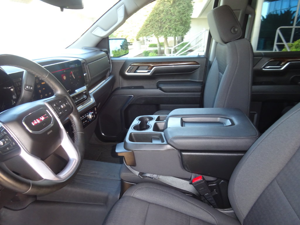 Certified 2024 GMC Sierra 1500 Elevation w/ LPO, Elevation Black Package RWD image 16