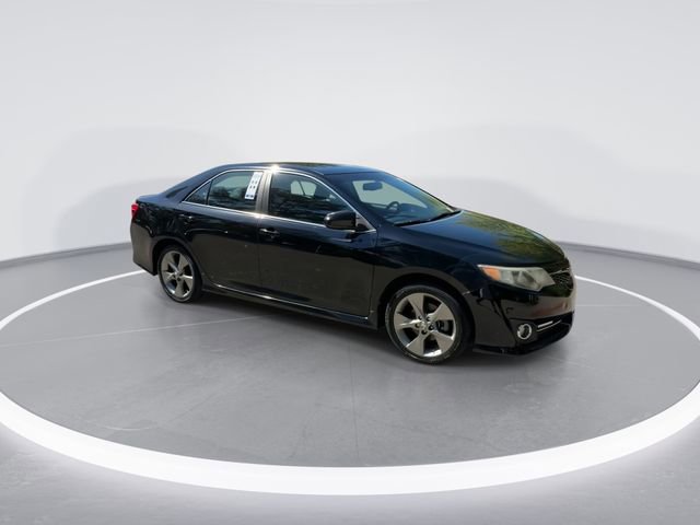 Used 2014 Toyota Camry SE w/ Leather Package FWD image 9
