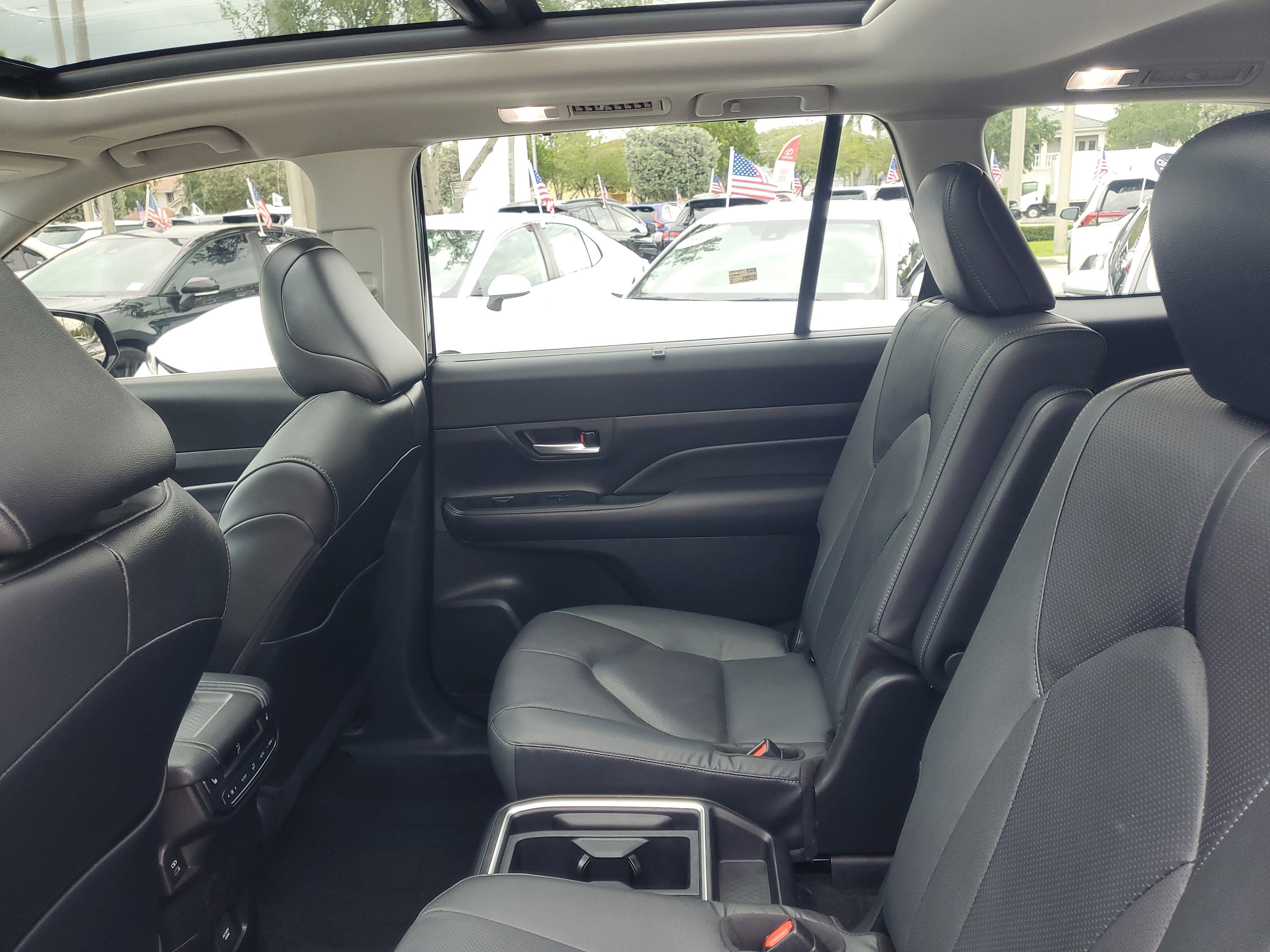 Certified 2025 Toyota Grand Highlander FWD image 12