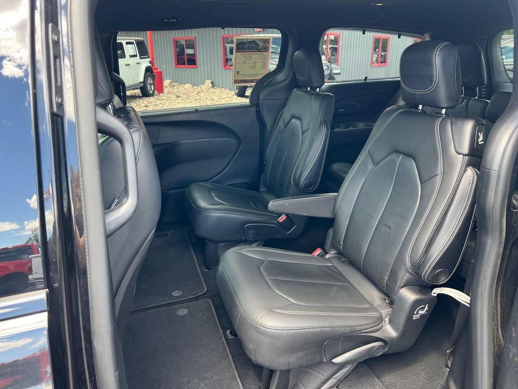 Used 2021 Chrysler Pacifica Touring-L w/ Premium & Safety Sphere Group AWD/4WD image 38