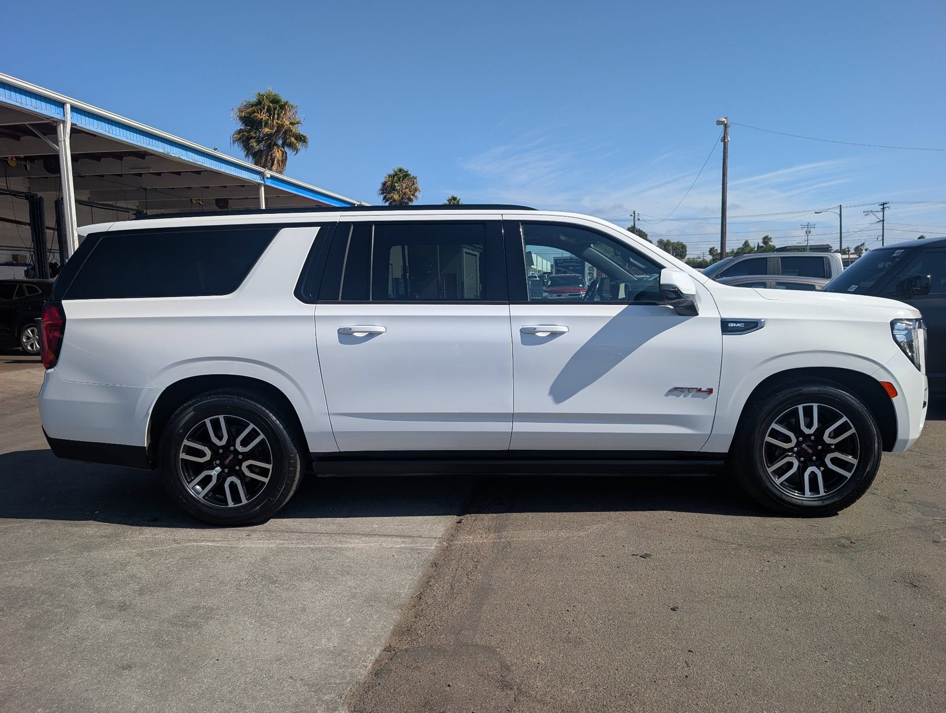 Certified 2021 GMC Yukon XL AT4 AWD/4WD image 7