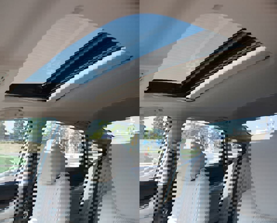 Used 2019 Honda Accord Touring image 6