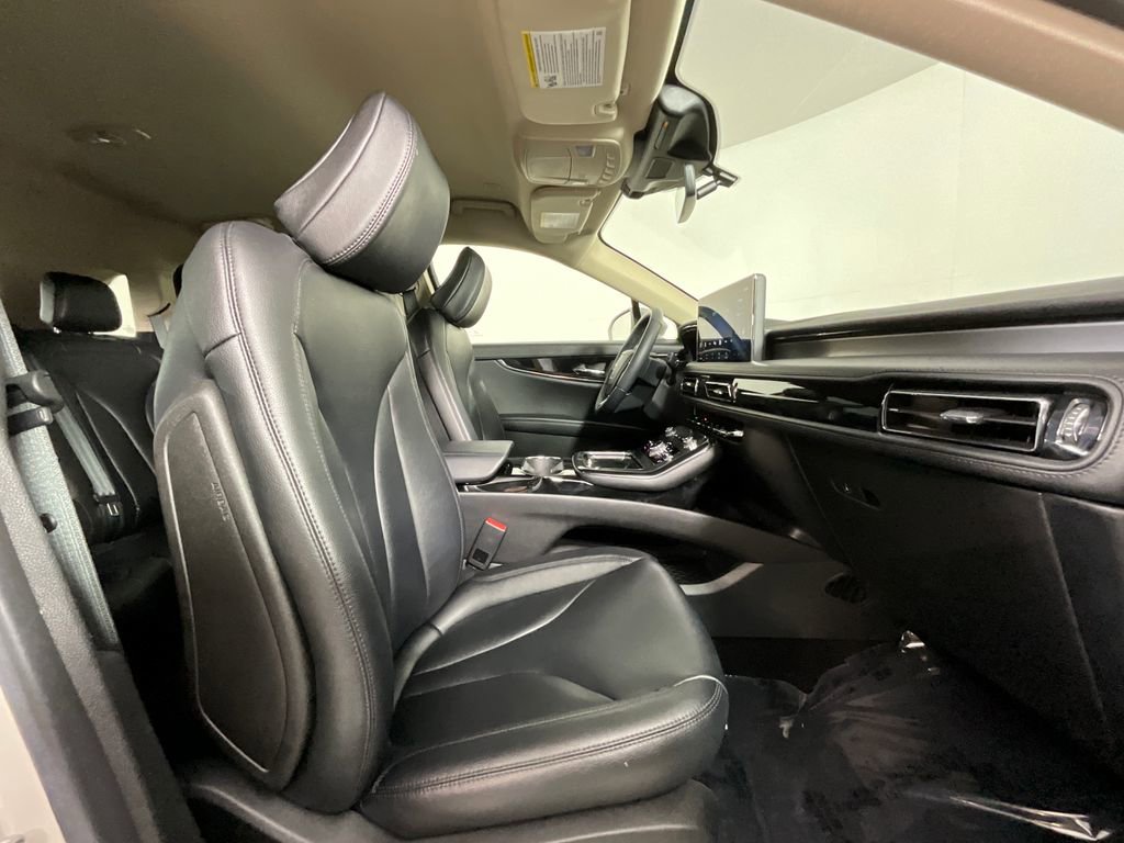 Used 2023 Lincoln Nautilus FWD image 20