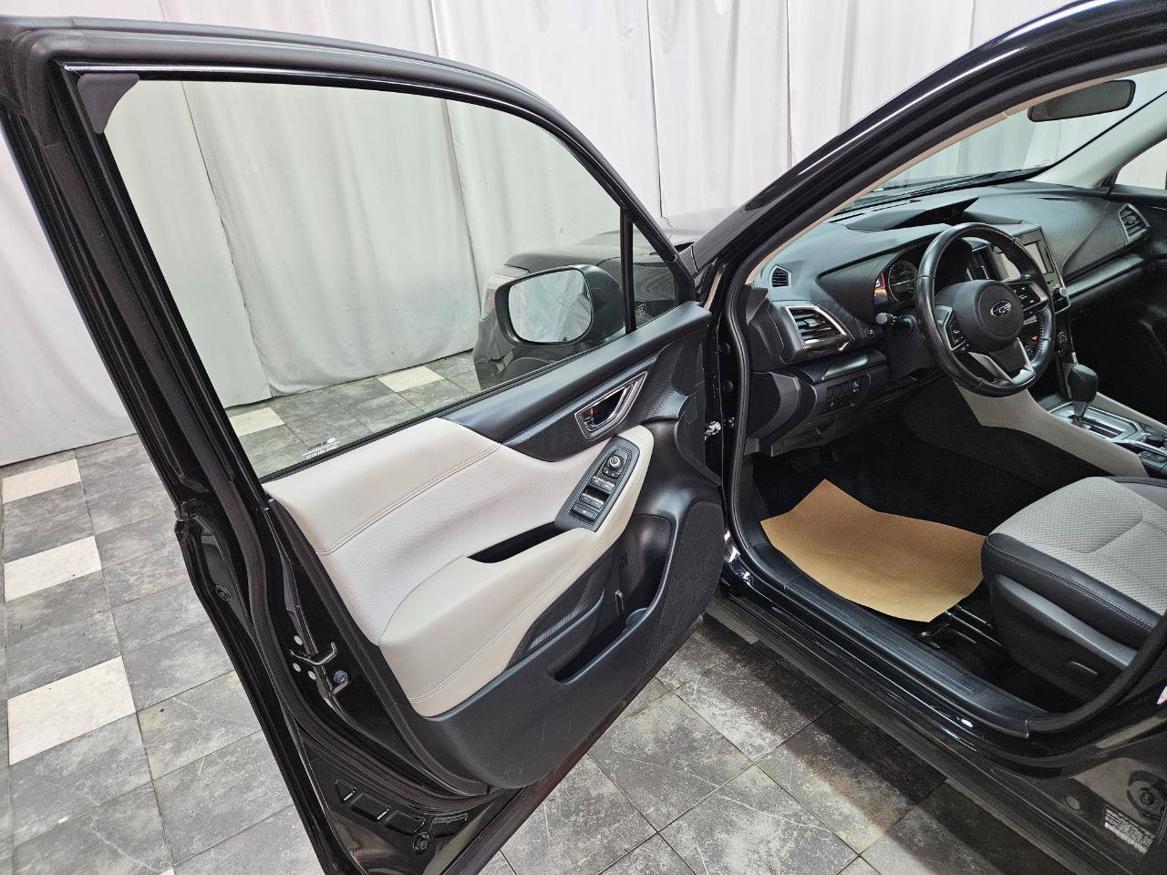 Used 2019 Subaru Forester Premium AWD/4WD image 9