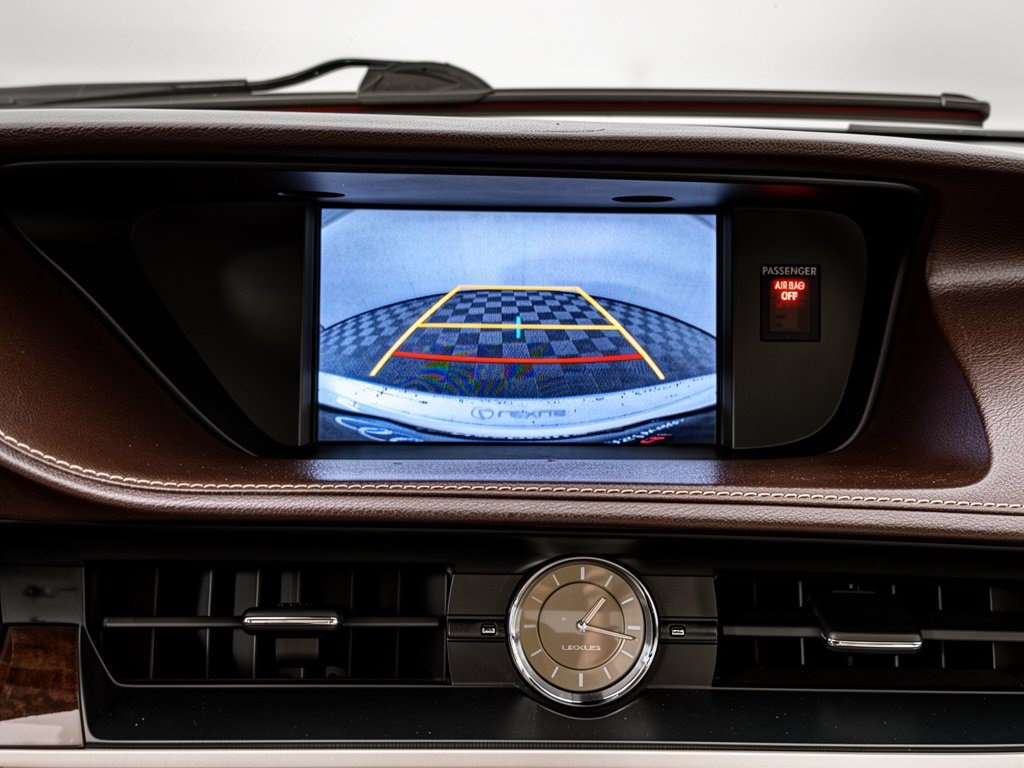 Used 2016 Lexus ES 350 w/ Luxury Package w/Wood Trim FWD image 24
