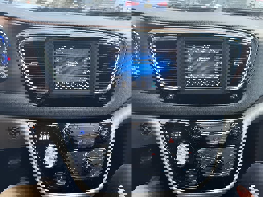 Used 2021 Chrysler Voyager Lxi image 27