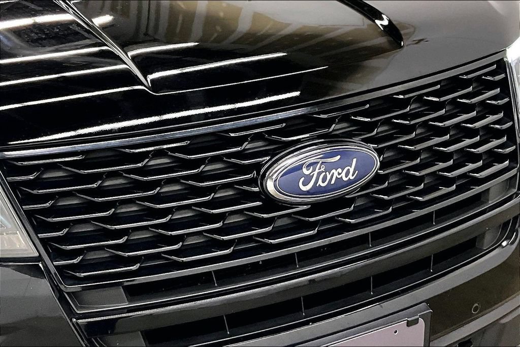 Used 2018 Ford Explorer Sport w/ Ford Safe & Smart Package AWD/4WD image 32