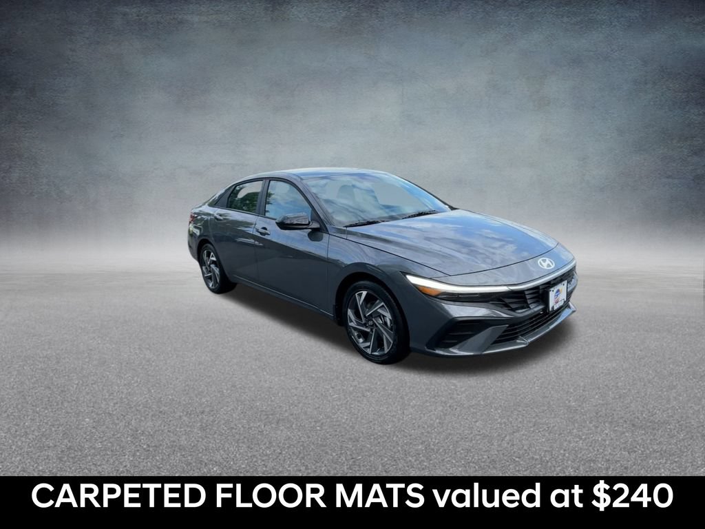 Used 2025 Hyundai Elantra Sport FWD image 2
