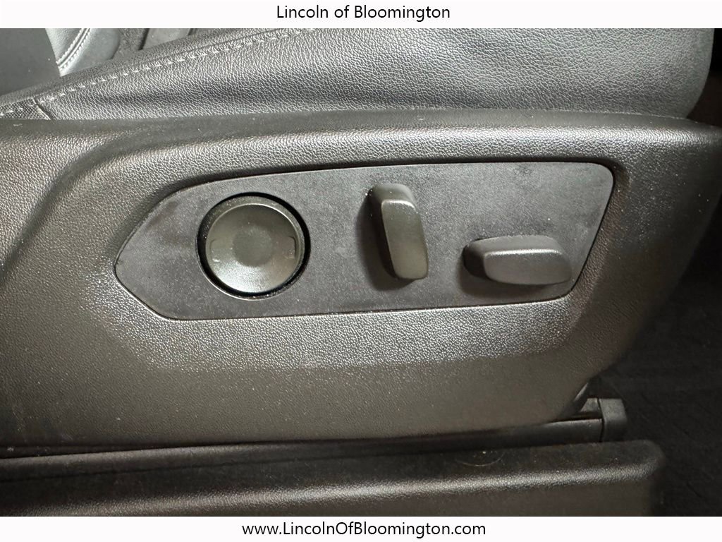 Used 2021 Chevrolet Tahoe Z71 w/ Z71 Off-Road Package image 19