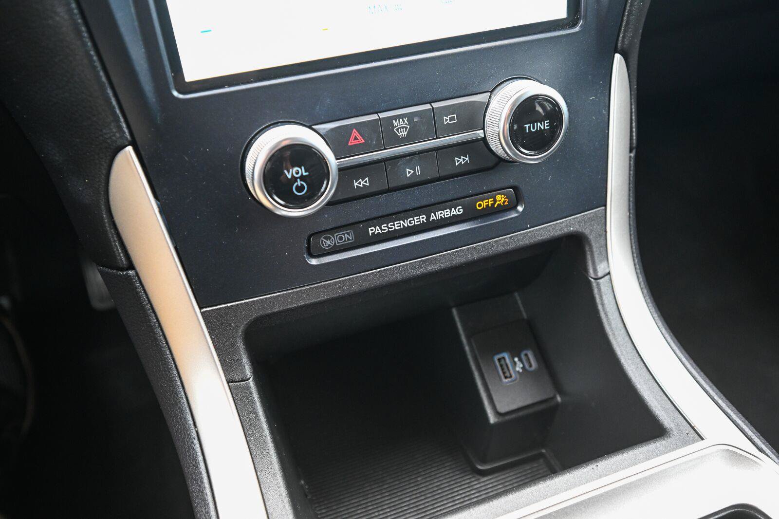 Used 2023 Ford Edge SEL AWD/4WD image 36