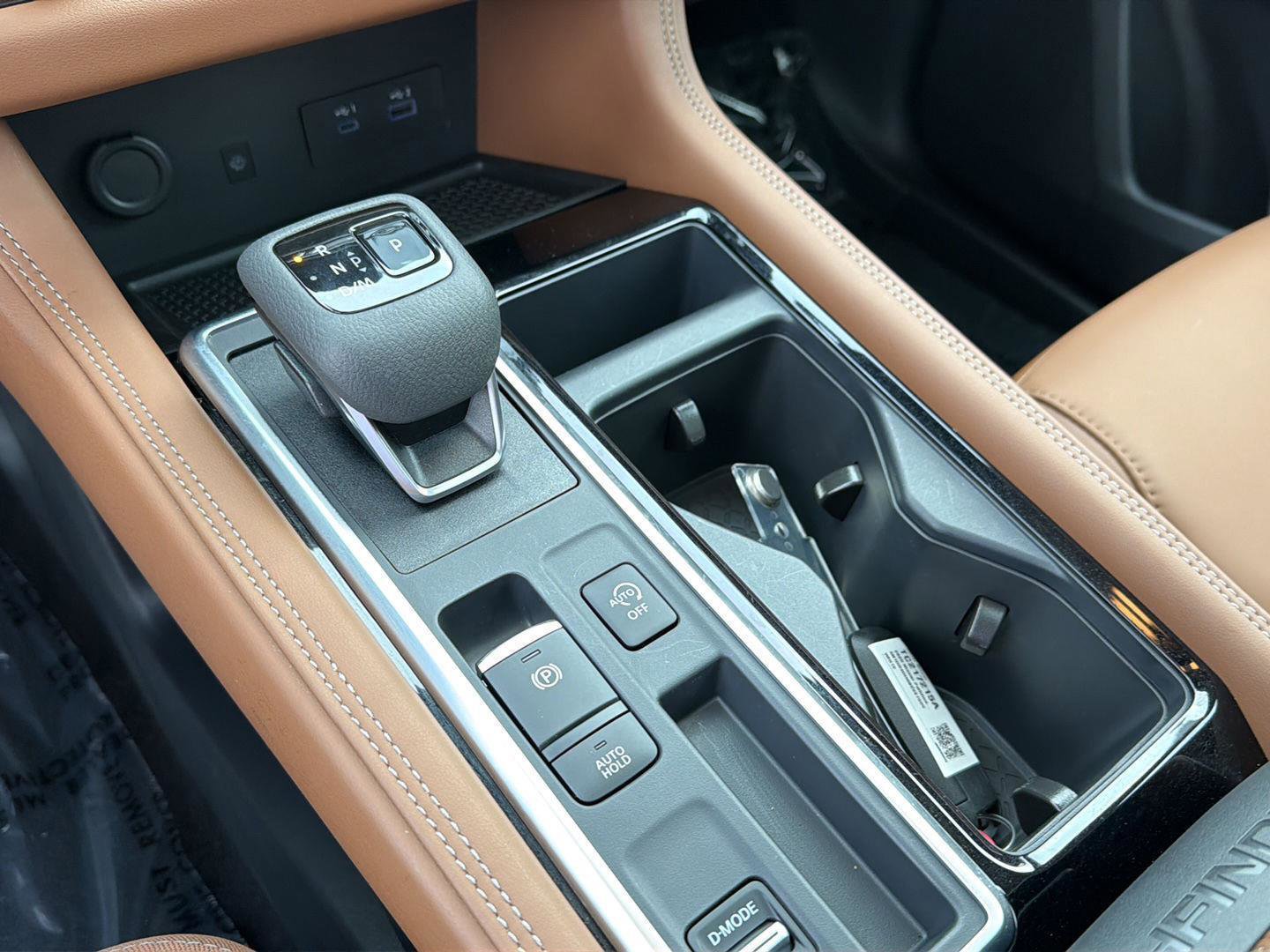 Used 2025 Nissan Pathfinder Platinum FWD image 31