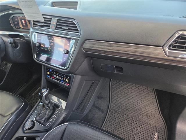 Used 2022 Volkswagen Tiguan SEL R-Line image 21