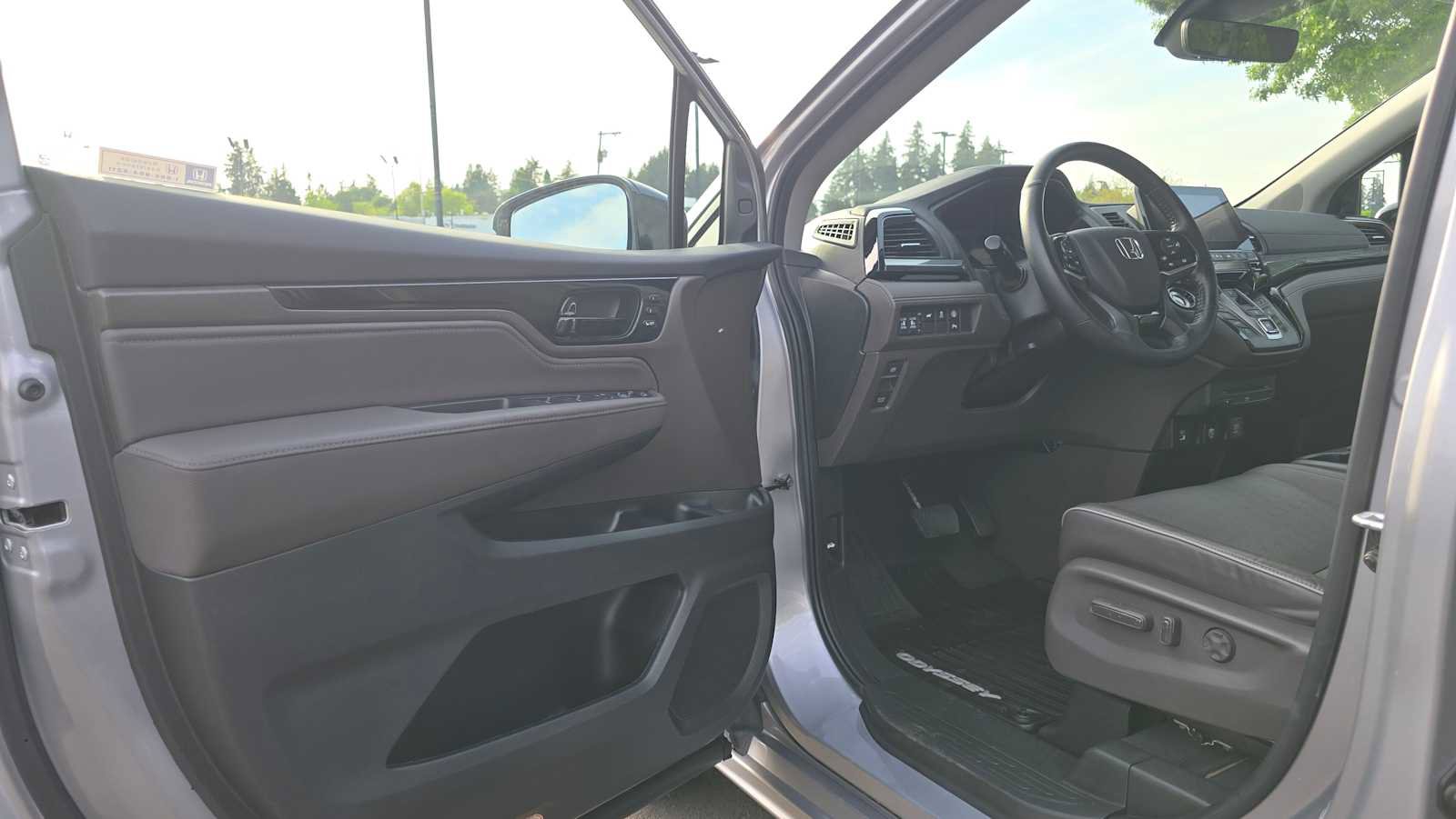 Used 2023 Honda Odyssey Elite image 21